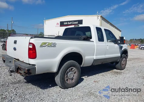 2009 Ford F-250 Fx4 z USA, uszkodzony, nr VIN 1FTSX21549EA86651
